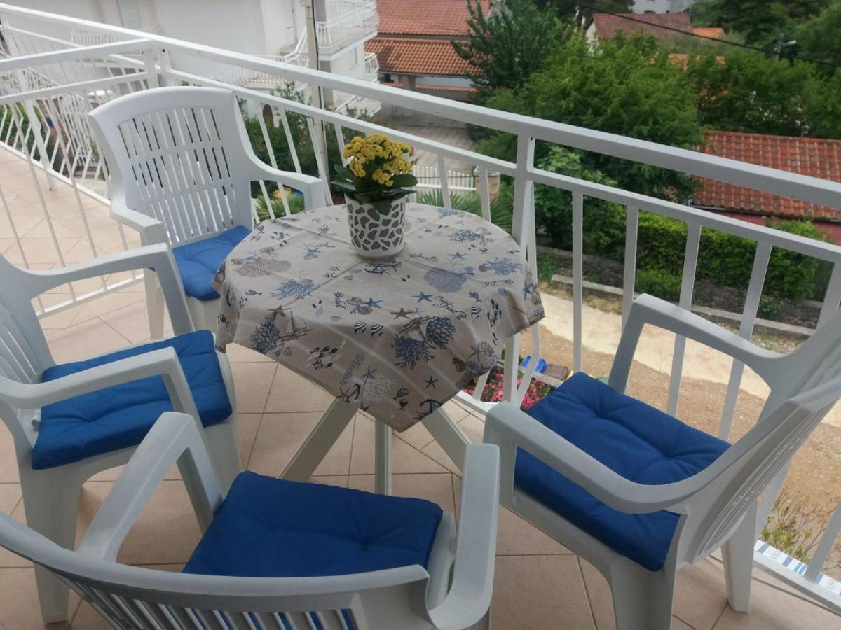 Apartment Rb Omišalj Exteriér fotografie