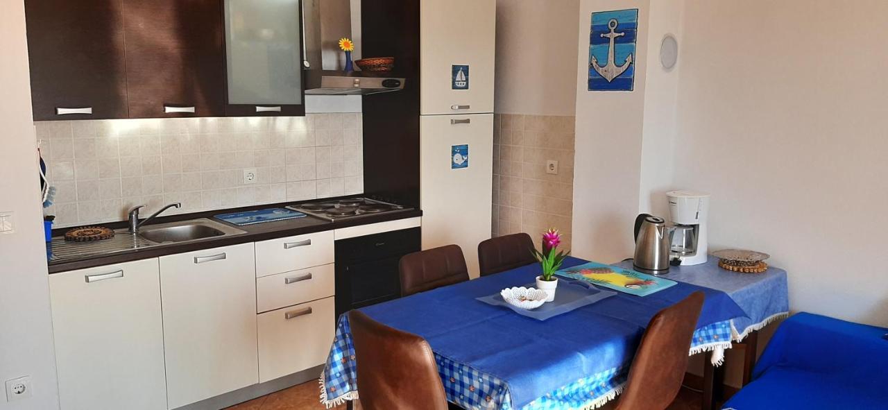 Apartment Rb Omišalj Exteriér fotografie